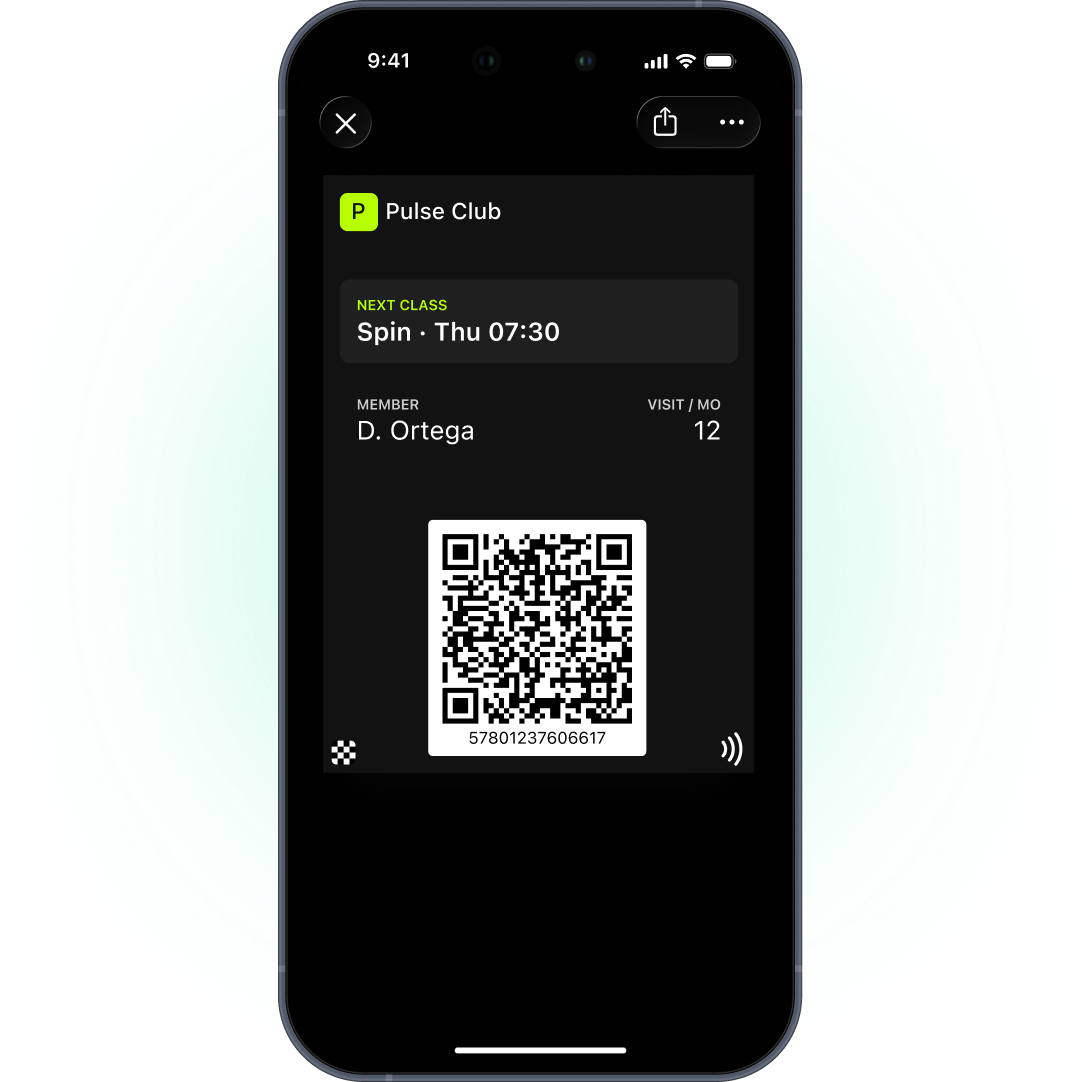 Mitgliedskarte von Pulse Club in Apple Wallet mit dem nächsten Kurs, Name des Mitglieds, Besuchen im Monat und QR-Code für den Einlass